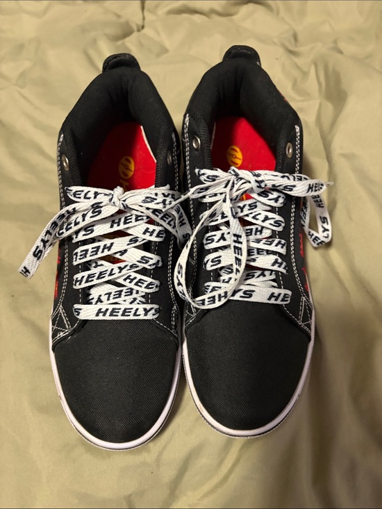 Heelys Other - Heelys Men's Black Sneakers with White Logo Laces and Red Insoles